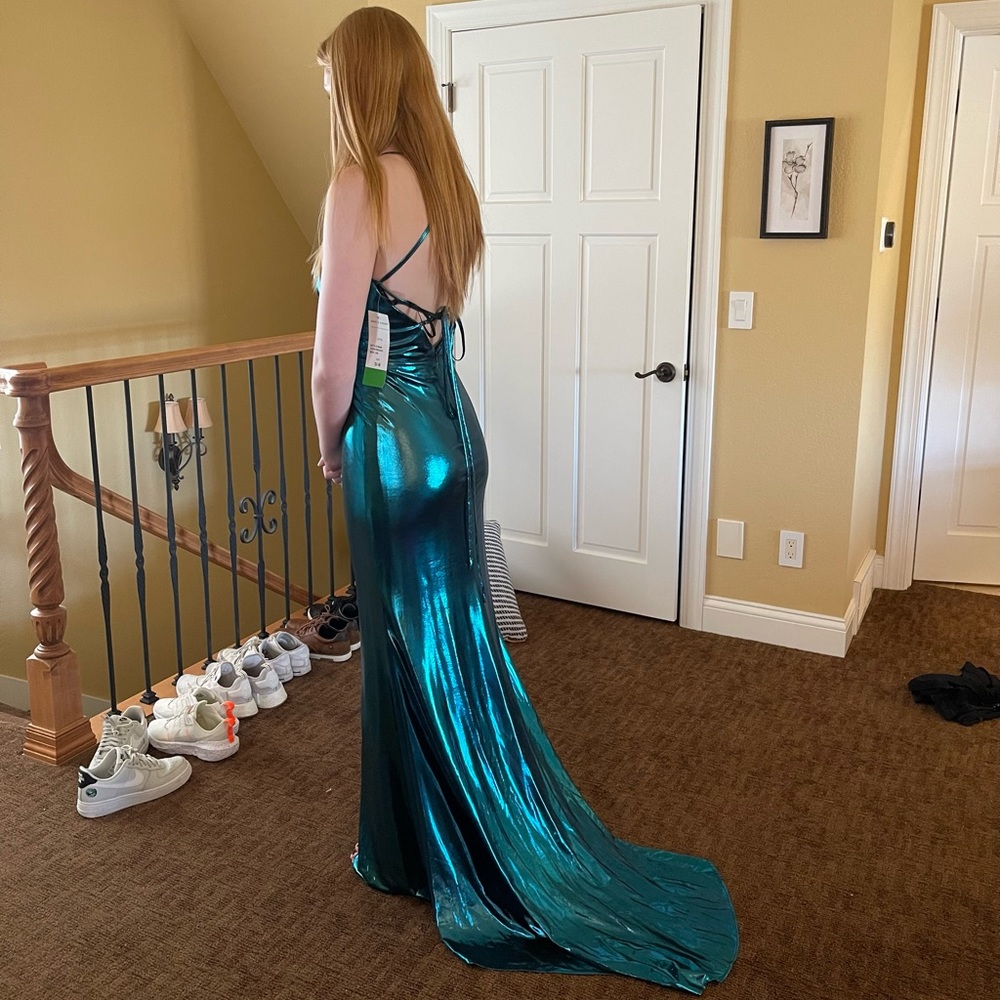 Brand new Dave & Johnny Dress. Perfect for prom or parties!